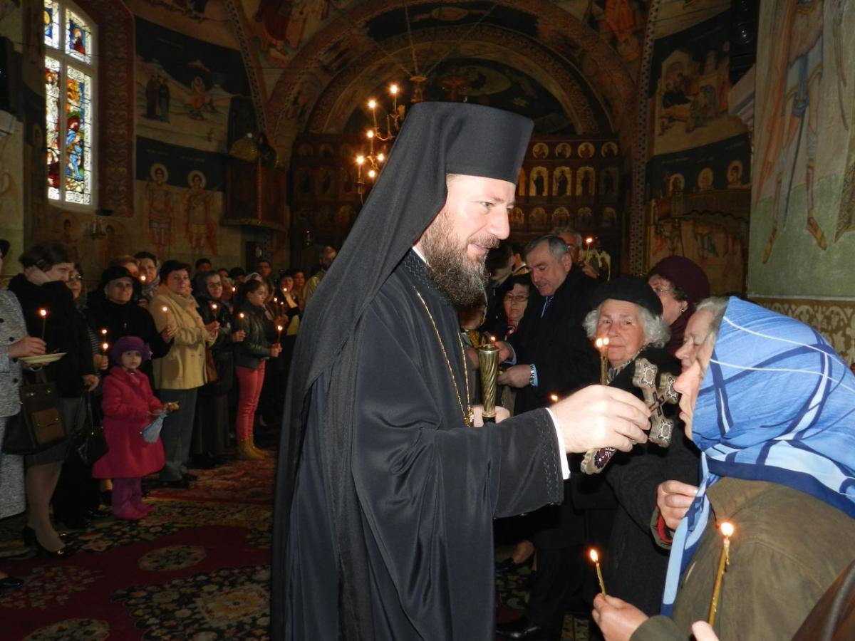 Presfințitul Emilian Loviștenul la Biserica Alba din Iași