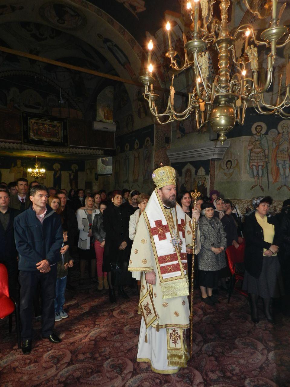 Presfințitul Emilian Loviștenul la Biserica Alba din Iași