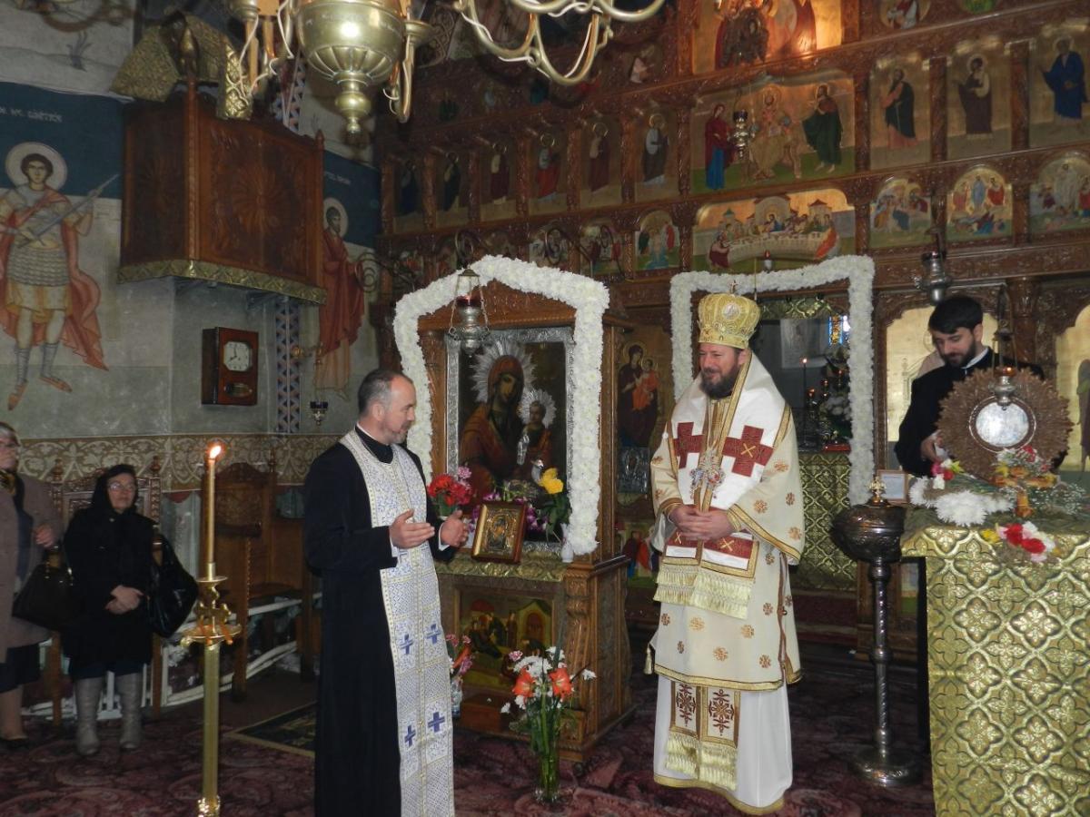 Presfințitul Emilian Loviștenul la Biserica Alba din Iași